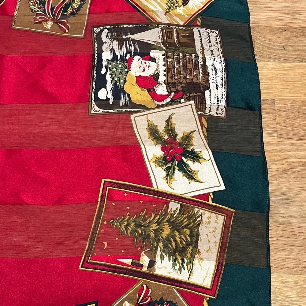 Lauren Ralph Lauren 100% Silkisoie Red & Green Christmas Postcards Square Scarf